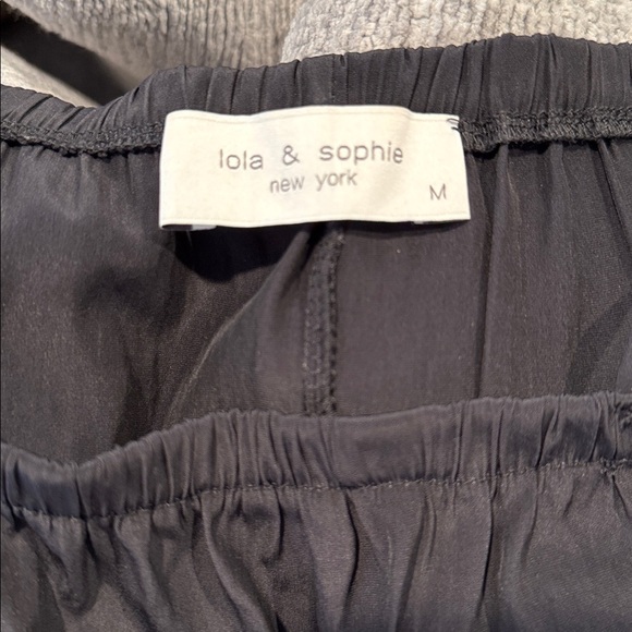 Lola & Sophie Elegant Black Women's Top size medium - Picture 5 of 7